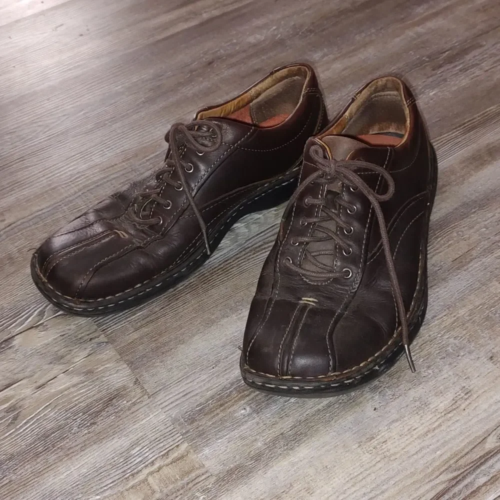 Clarks  brown loafers Sz 10.5